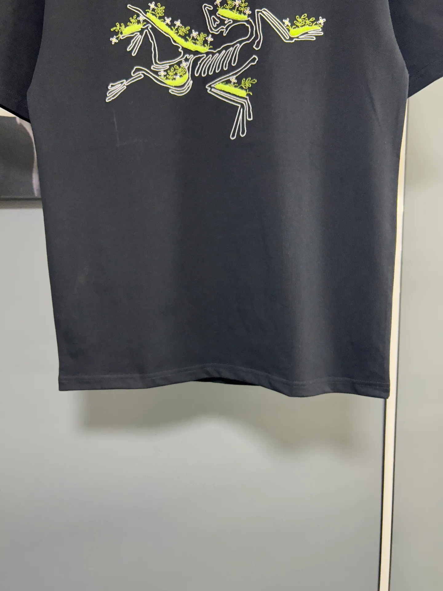 ARC TERYX/ Quality T Classic LOGO Same Style 2026ss Quality Versatile Quality : Black.White Size：S M L XL